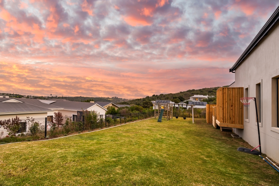 6 Bedroom Property for Sale in Brackenridge Western Cape